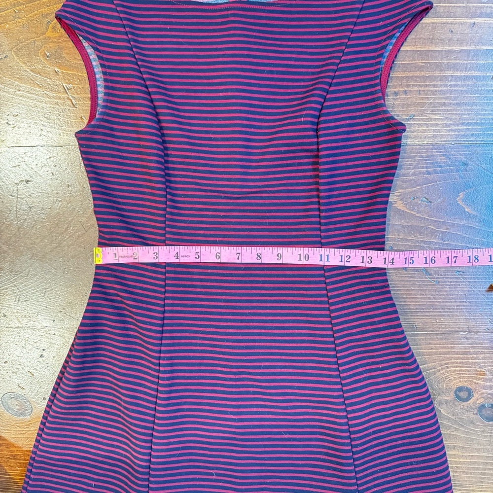 GAP Red and Blue Striped Dress Cap Sleeve Crew‎ Neck Stripes. Size 2 - Picture 9 of 10